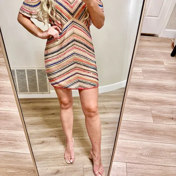 $498 Parker Jerry Dress Size small cold shoulder Draped sleeve beaded dress - Picture 13 of 16